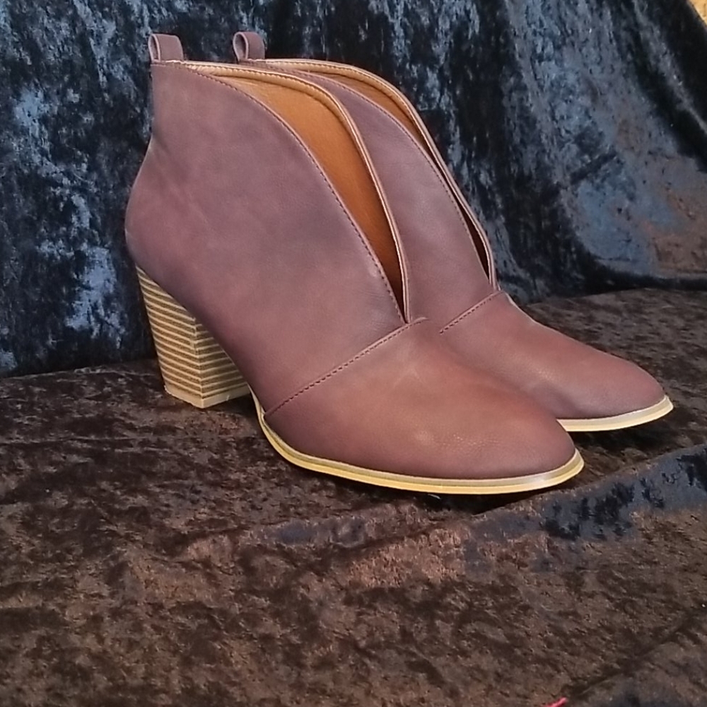 Weeboo Boots